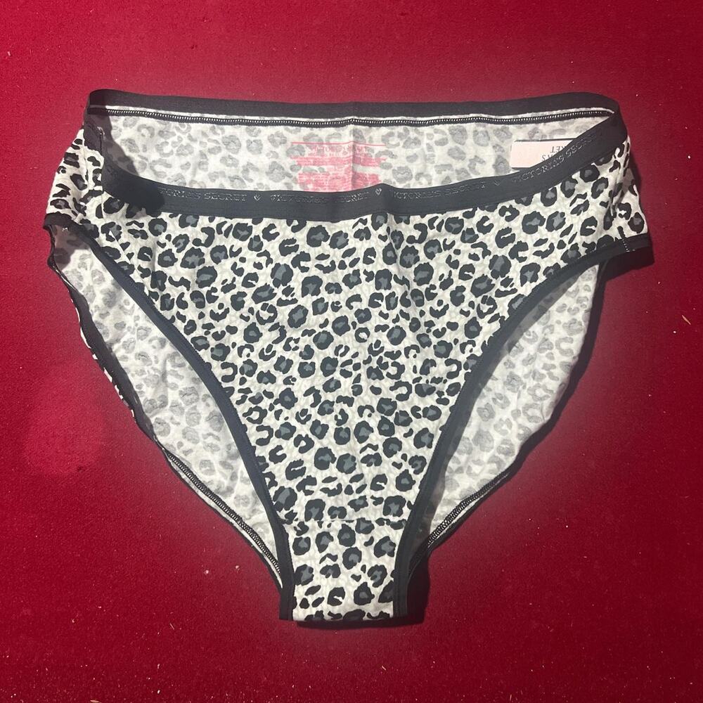 Victorias secret black and white